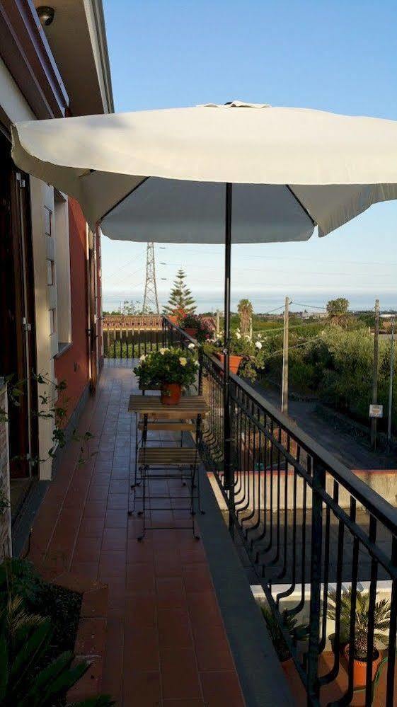 Anthea Dell' Etna Bed & Breakfast Санта Венерина Екстериор снимка